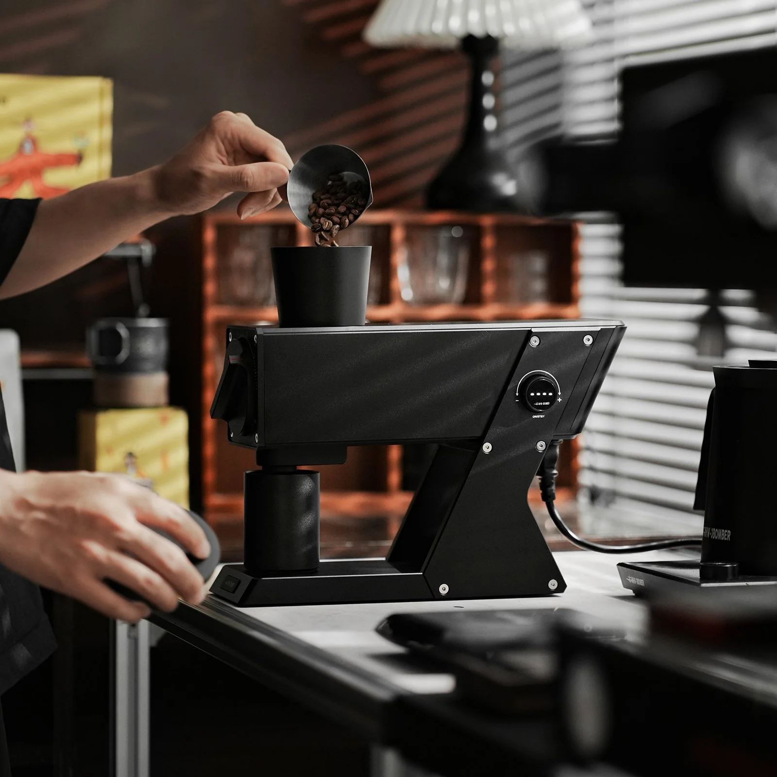 MHW-3BOMBER Cube Coffee Scale 3.0 Pro Max - Black — Percolate